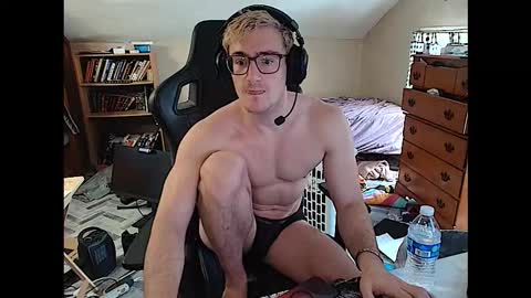 Snapshot of iamtommyparker chatting on 12.04.25 iamtommyparker online show from 12.04.25