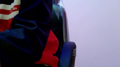 Snapshot of iamyourmydear chatting on 12.21.25 iamyourmydear online show from 12.21.25