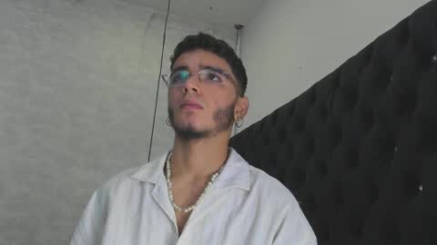 IAN CASTILLO online show from 02.15.25