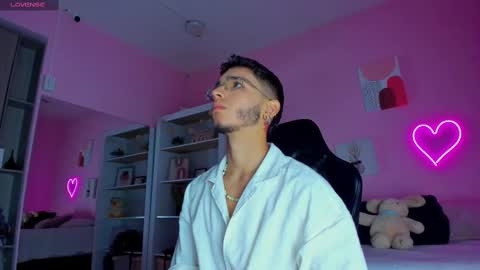 IAN CASTILLO online show from 03.11.25