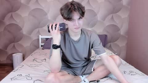 Snapshot of ian_flor chatting on 04.09.26 Ian Flor online show from 04.09.26