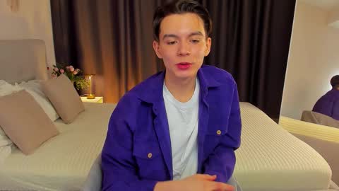 Snapshot of ian_harrickton chatting on 02.25.26 ian online show from 02.25.26