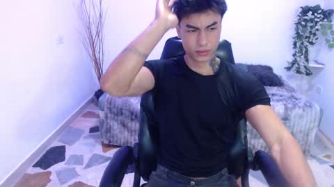 Snapshot of ian_west chatting on 02.17.26 Ian online show from 02.17.26