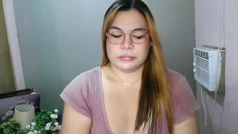 Snapshot of iana_whorexxx chatting on 02.07.25 iana online show from 02.07.25