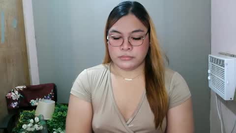 Snapshot of iana_whorexxx chatting on 02.12.25 iana online show from 02.12.25