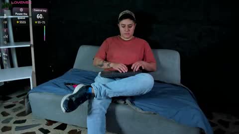 Snapshot of iangilbert chatting on 11.06.25 ian online show from 11.06.25