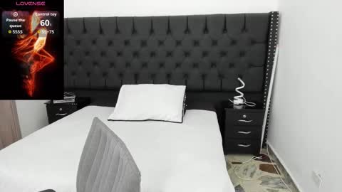 Snapshot of iangilbert chatting on 11.24.25 ian online show from 11.24.25