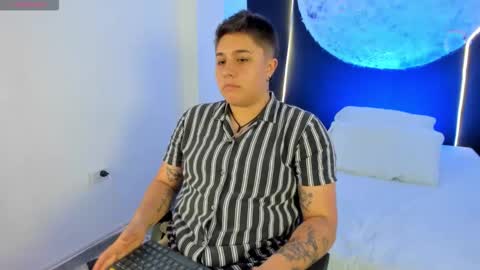 Snapshot of iangilbert chatting on 12.01.25 ian online show from 12.01.25