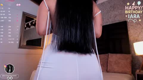 Snapshot of iara_martinez chatting on 10.24.25 I A R A online show from 10.24.25