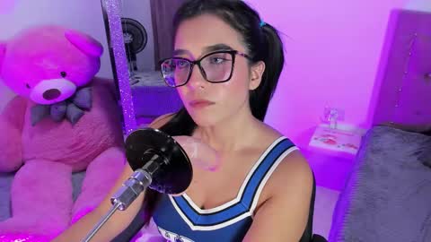 Ibbie Bennett online show from 02.08.26