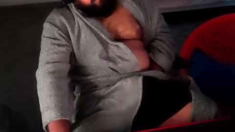 Snapshot of ibear_chat chatting on 10.04.25 iBear0 online show from 10.04.25