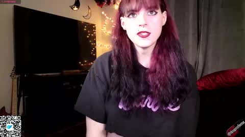 Snapshot of ibuprofems chatting on 12.22.25 ibuprofems online show from 12.22.25