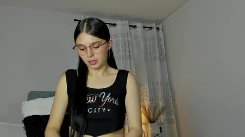 Snapshot of ice_grace chatting on 12.11.24 ice online show from 12.11.24