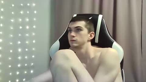 MAX online show from 01.27.25