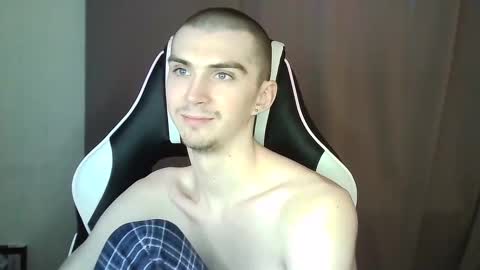 MAX online show from 02.02.25