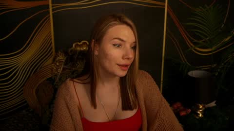Snapshot of icedanielles chatting on 12.27.24 Danielle online show from 12.27.24