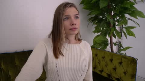Snapshot of icedanielles chatting on 01.12.25 Danielle online show from 01.12.25