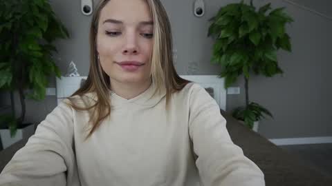 Snapshot of icedanielles chatting on 01.16.25 Danielle online show from 01.16.25