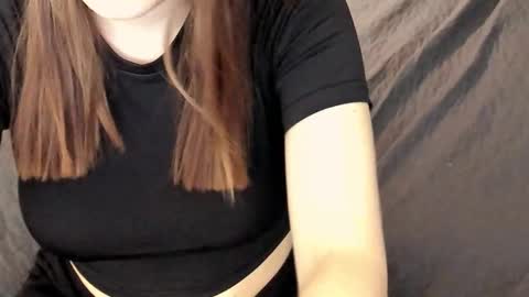 Snapshot of icedanielles chatting on 10.13.25 Danielle online show from 10.13.25