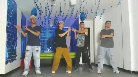 THOMAS AND DAMIAND online show from 02.25.25