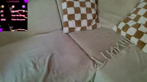 Snapshot of ich_hh chatting on 10.30.25 SnowTiger online show from 10.30.25