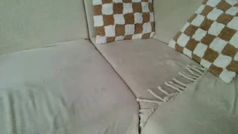 Snapshot of ich_hh chatting on 10.31.25 SnowTiger online show from 10.31.25