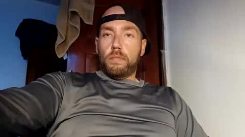 Snapshot of icyfucktoy chatting on 11.10.25 icyfucktoy online show from 11.10.25