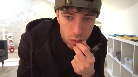 Snapshot of icyninesix chatting on 12.26.24 icyninesix online show from 12.26.24