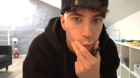 Snapshot of icyninesix chatting on 12.31.24 icyninesix online show from 12.31.24