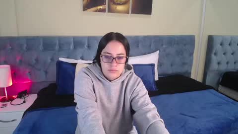 Snapshot of icysweetcam chatting on 12.12.24 Icy online show from 12.12.24