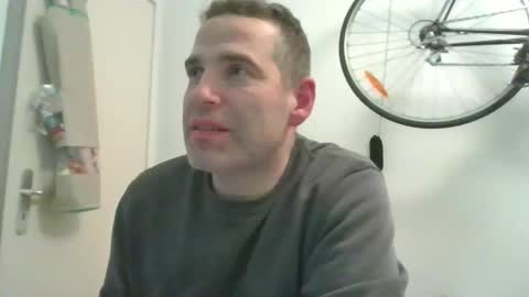 idontknowwhy1 online show from 01.03.25