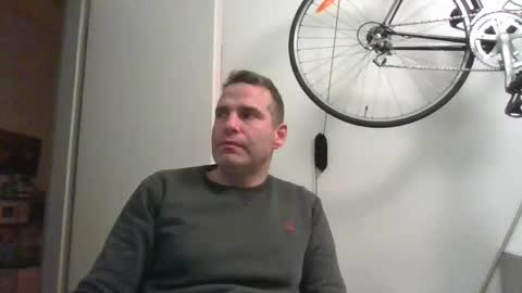 idontknowwhy1 online show from 01.04.25