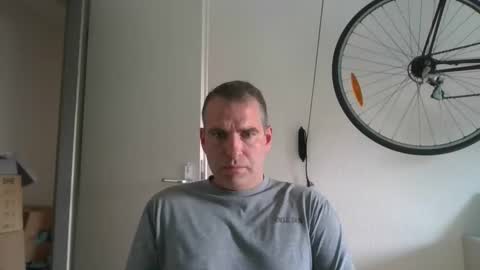 idontknowwhy1 online show from 09.09.25