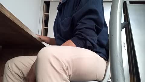 Snapshot of idris_izan chatting on 10.30.25 idris izan online show from 10.30.25