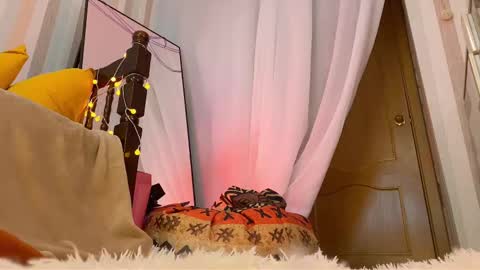 Emmy  help me reach 100 thumbs up online show from 03.18.26