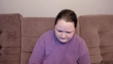 Snapshot of ihaveasecret_ chatting on 06.19.26 Alice online show from 06.19.26