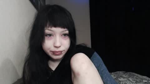 Snapshot of iiiiiiis chatting on 12.19.25 iiiiiiis online show from 12.19.25