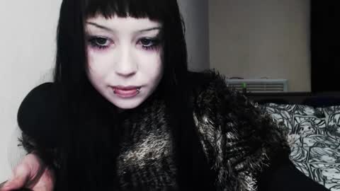 Snapshot of iiiiiiis chatting on 12.21.25 iiiiiiis online show from 12.21.25