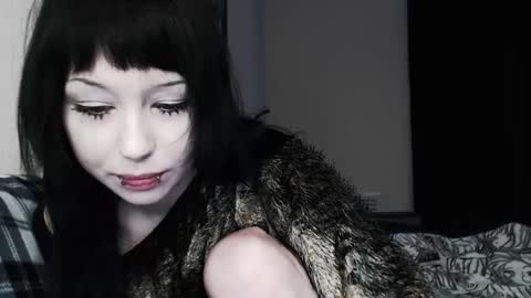 Snapshot of iiiiiiis chatting on 12.23.25 iiiiiiis online show from 12.23.25