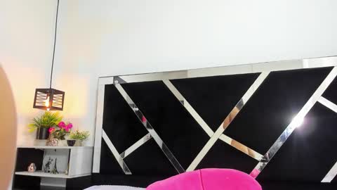 Isabella online show from 01.14.26