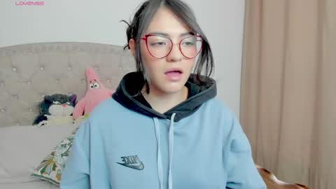 Snapshot of iki_mei chatting on 02.11.25 Maria online show from 02.11.25