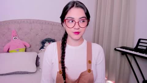 Snapshot of iki_mei chatting on 09.25.25 Maria online show from 09.25.25