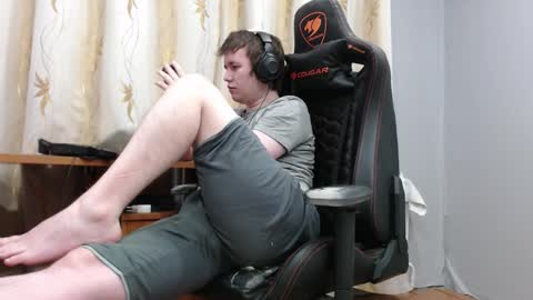 Snapshot of iliaskrisloveee chatting on 02.14.26 lord online show from 02.14.26