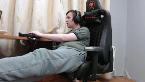 Snapshot of iliaskrisloveee chatting on 02.25.26 lord online show from 02.25.26