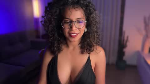 Snapshot of illaroom chatting on 02.08.25 Kloe online show from 02.08.25