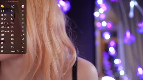 Snapshot of illegaldream chatting on 12.18.25 Lindsey and Candice online show from 12.18.25