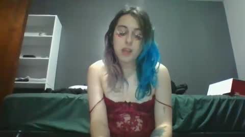 Snapshot of illlypad_lilac chatting on 04.11.26 Lilly online show from 04.11.26