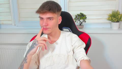 Snapshot of illusions888 chatting on 12.12.24 D-Illusion online show from 12.12.24