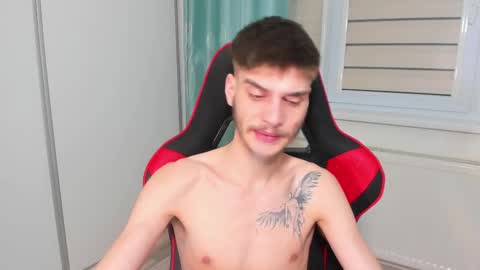 Snapshot of illusions888 chatting on 03.10.25 D-Illusion online show from 03.10.25