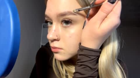 Snapshot of ilonatangaro chatting on 12.16.25 Tereza online show from 12.16.25